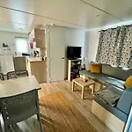 Mobil-home Cosy Climatise 5 Pers - Terrasse Couverte - Des Casernes A 800m Κάμπινγκ