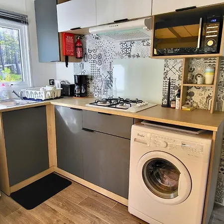 Campingplads Mobil-home Cosy Climatise 5 Pers - Terrasse Couverte - Des Casernes A 800m *
